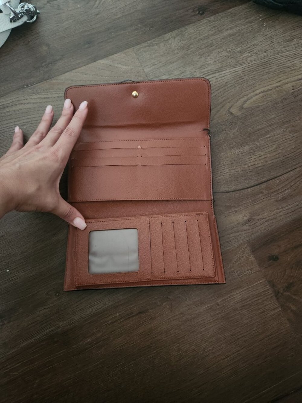 Louis Vuitton Trifold Wallet - Picture 2 of 4